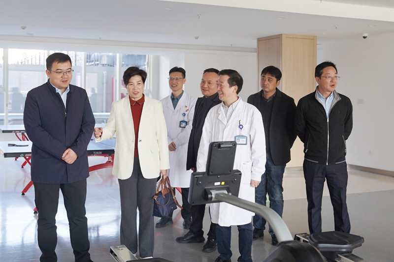 20251127 省总工会调研04.jpg