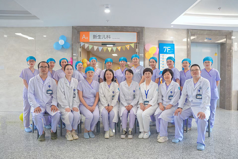新生儿科合照1.jpg