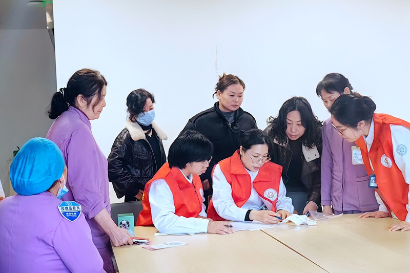 20260313 妇科三八节 保洁活动2.jpg