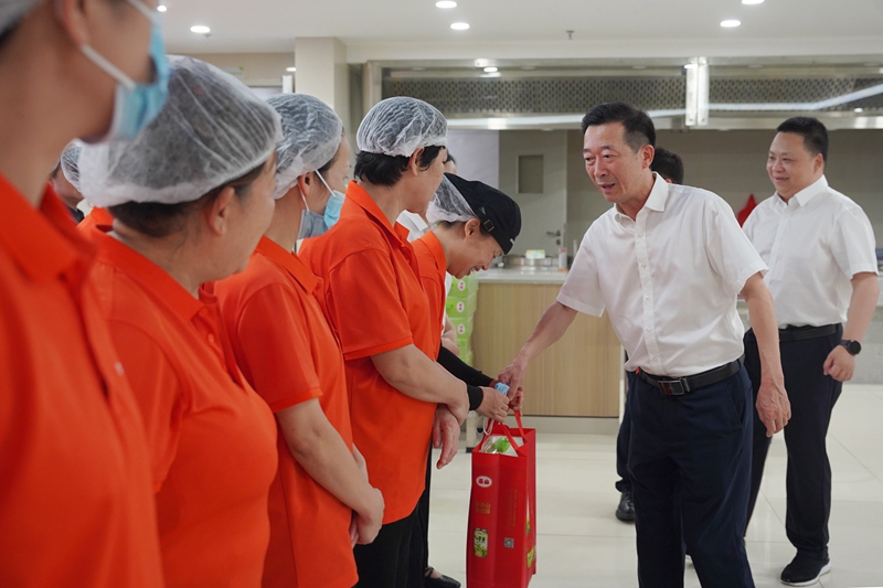 20260803 夏日慰问3.jpg