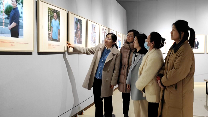 1.16参观好人展 (2).jpg