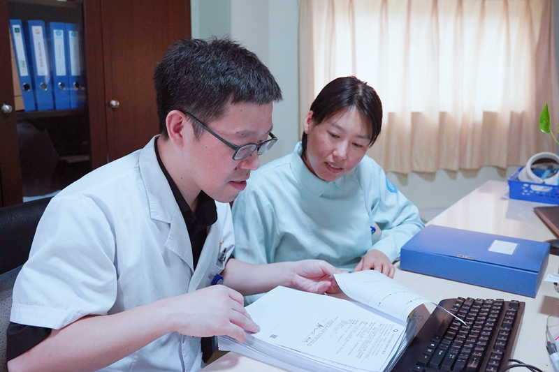 董服波08.jpg 董服波08.jpg