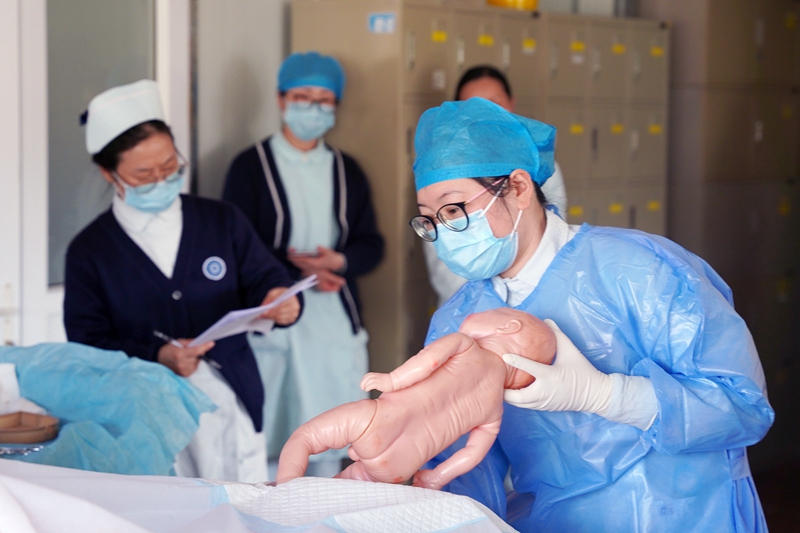 0306 正常分娩接产技能大赛5.jpg