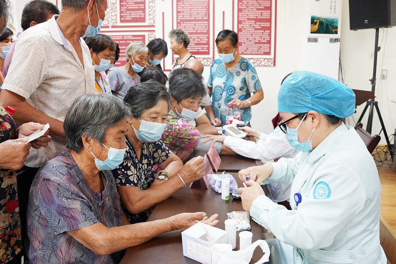 0912 家庭医生义诊双丰村10.jpg