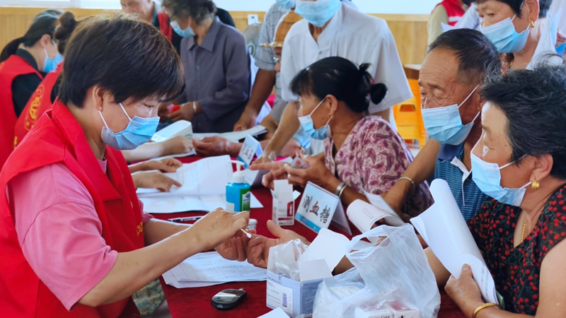 0701 七一活动 义诊4.jpg