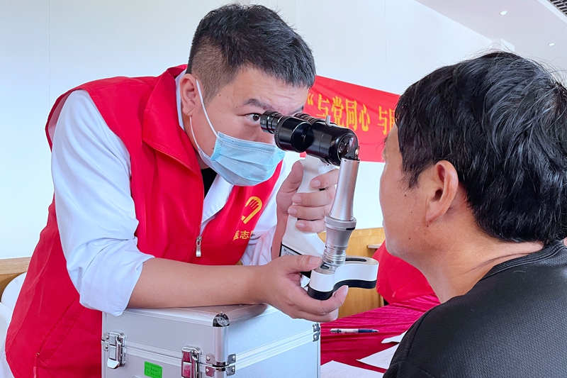 0701 七一活动 义诊2.jpg