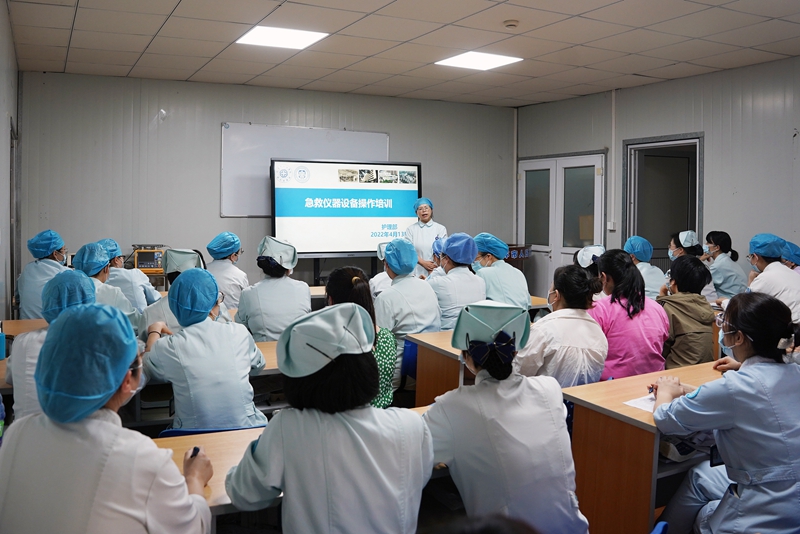 0413 护理部 三基三严 培训02.jpg