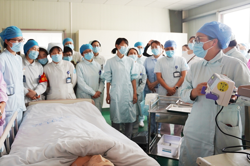 0413 护理部 三基三严 培训08.jpg