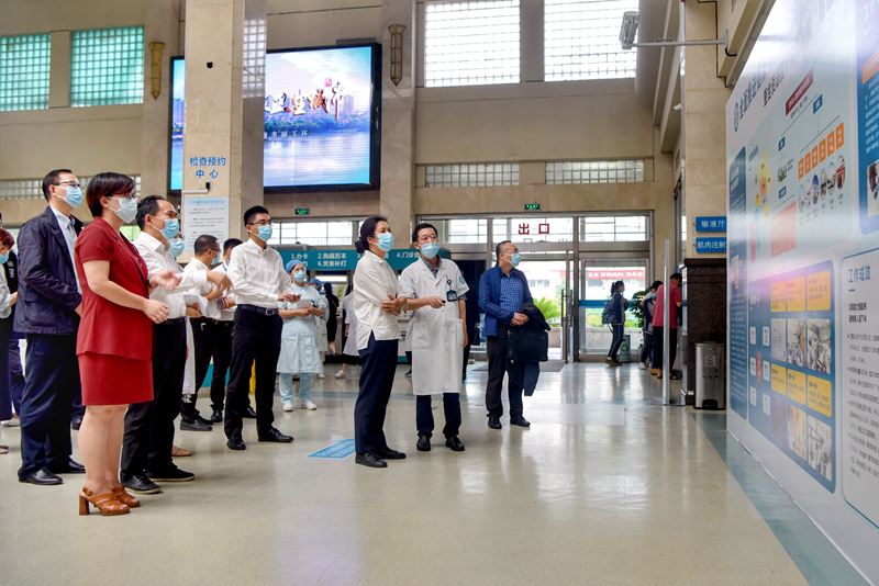 综合组门诊大厅1.jpg 综合组门诊大厅1.jpg