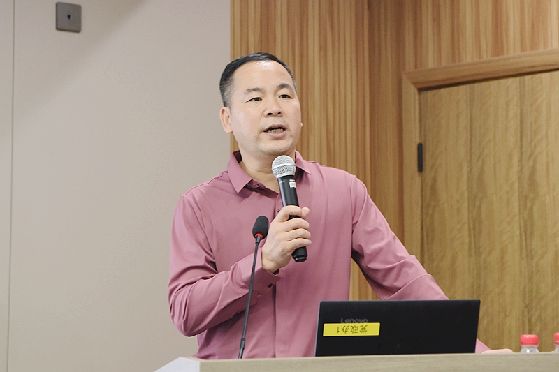 冯建武.jpg 冯建武.jpg