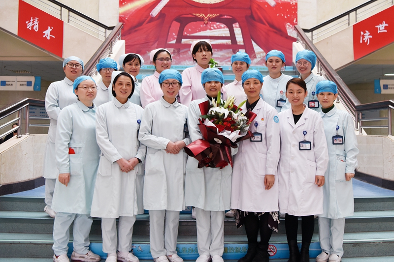 0331 苏玉凤老师退休3.jpg