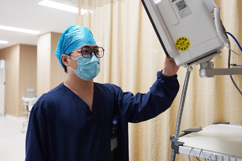 急诊科 黄鑫.jpg