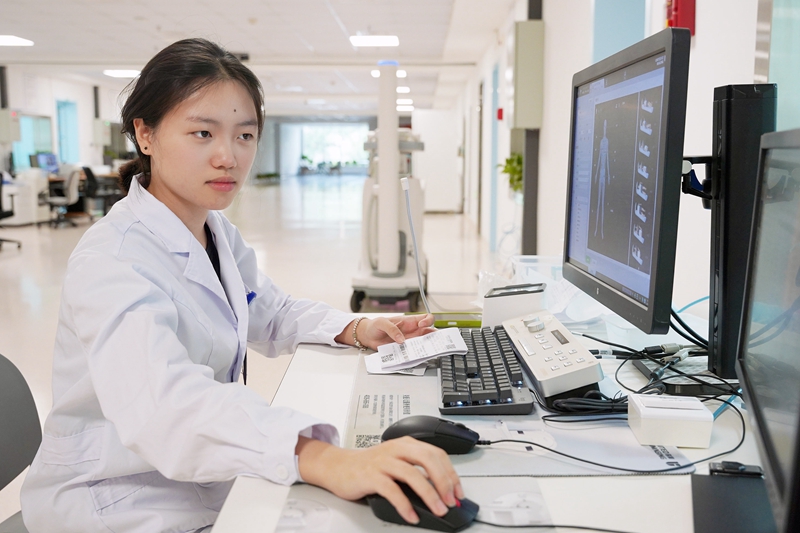 放射科 梅庄瑾.jpg