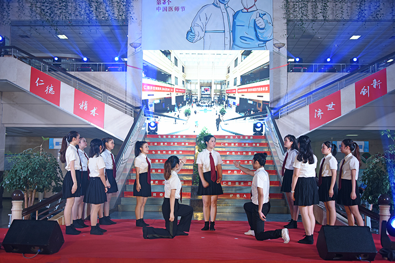 舞蹈.jpg 舞蹈.jpg