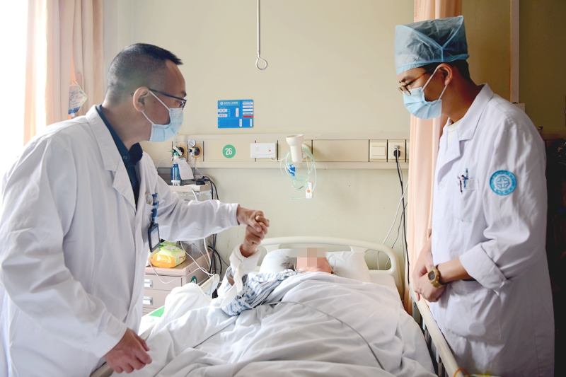 神经外科查房.jpg 神经外科查房.jpg