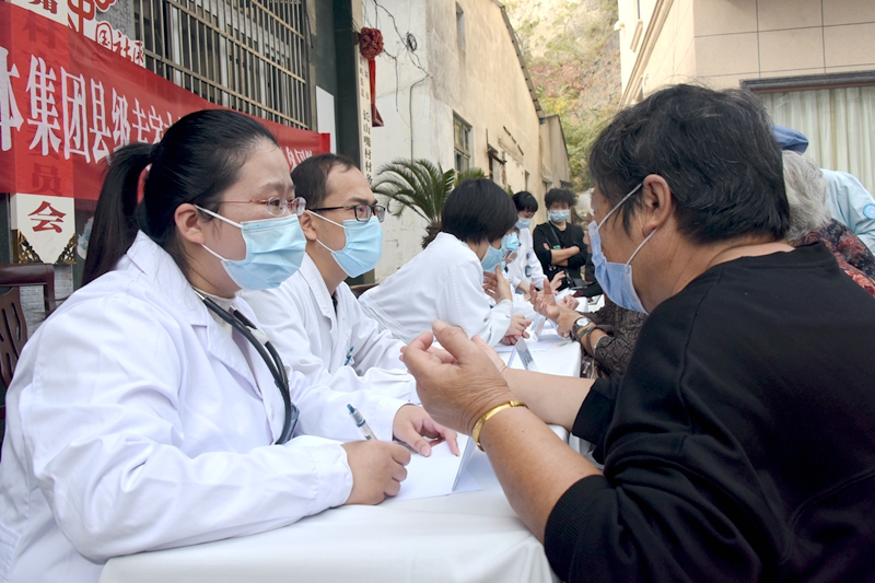 黄桔红.jpg 黄桔红.jpg