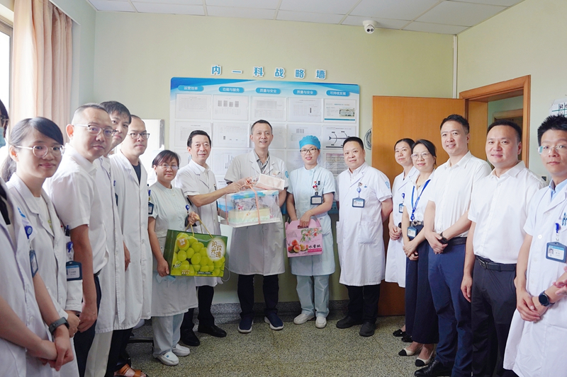 0818 医师节慰问01.jpg