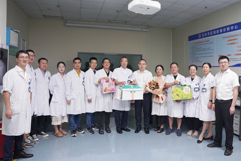 0818 医师节慰问12.jpg