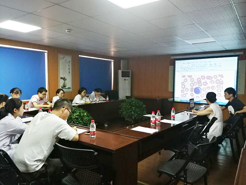 坎门 邻国在做细胞形态培训和读片考核.jpg