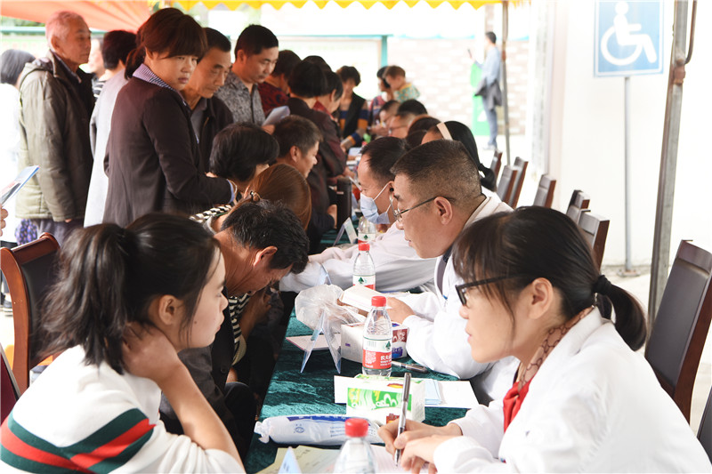 1025 龙溪镇卫生院 义诊 03.jpg