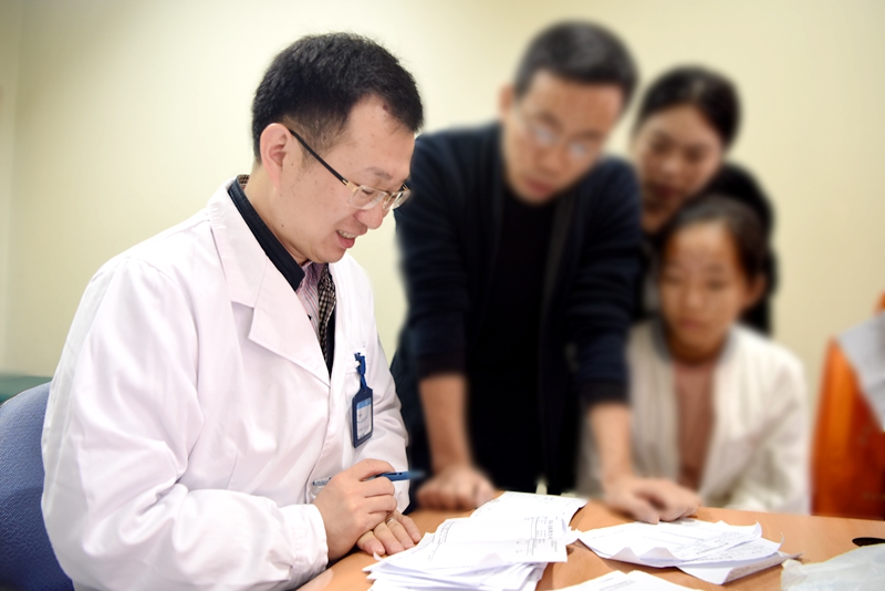 儿科 李玉峰.JPG