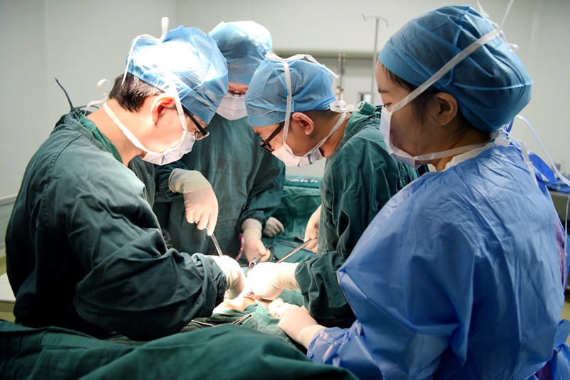 泌尿外科 王杭2.JPG