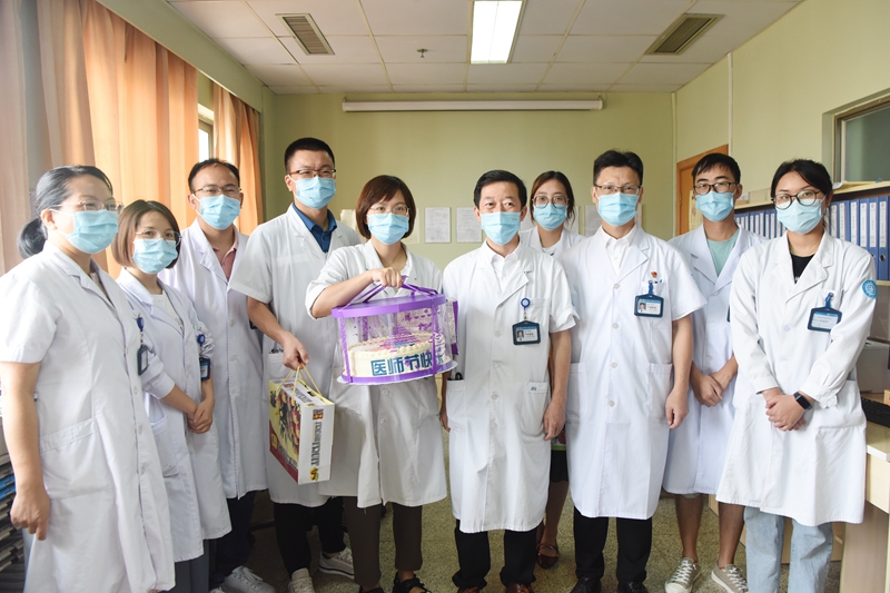 0819 医师节慰问08.jpg