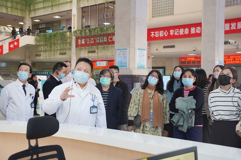 20231129 德隆国际公共卫生论坛专家团03.jpg