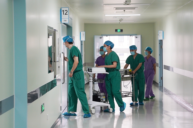 10.18-10.21 手术室搬迁 (11).jpg 10.18-10.21 手术室搬迁 (11).jpg