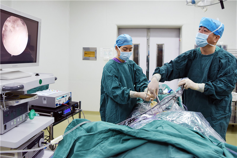 02 关节镜手术.jpg 02 关节镜手术.jpg