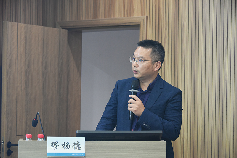 DSC_8503-2.jpg DSC_8503-2.jpg