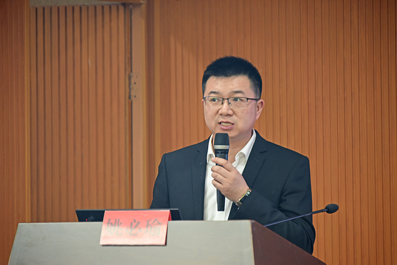 DSC_8562-2.jpg DSC_8562-2.jpg