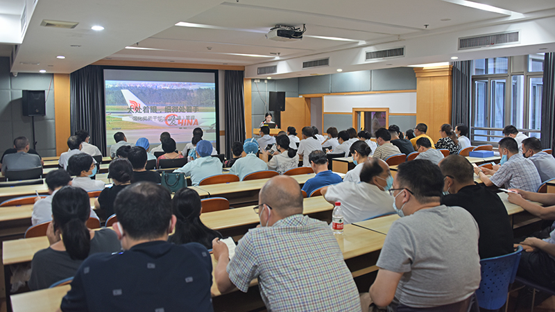 DSC_8775-2.jpg DSC_8775-2.jpg