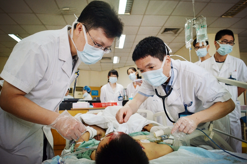 周朝阳(左)_副本.jpg 周朝阳(左)_副本.jpg