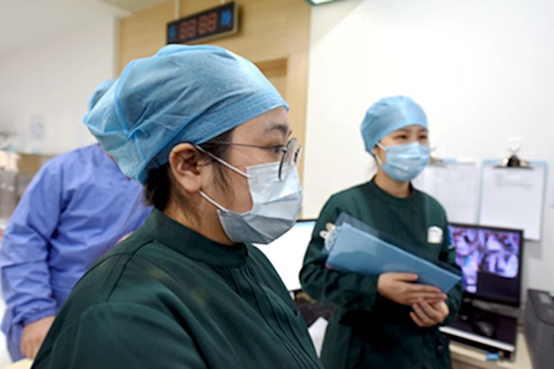 胡雨微_副本.jpg 胡雨微_副本.jpg