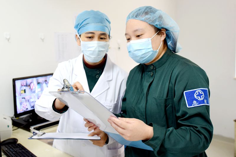 抗击疫情杰出护士 7 李灵娟_副本.jpg 抗击疫情杰出护士 7 李灵娟_副本.jpg