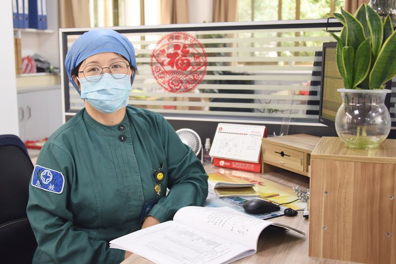 胡春霞 2_副本.jpg 胡春霞 2_副本.jpg