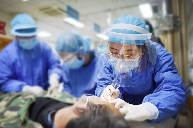 坚守前线杰出护士-郭庆庆_副本.jpg 坚守前线杰出护士-郭庆庆_副本.jpg