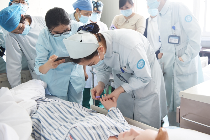 0419 护理急救仪器操作培训考核2.jpg 0419 护理急救仪器操作培训考核2.jpg