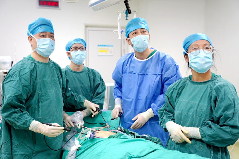 缪金透手术2_副本.jpg 缪金透手术2_副本.jpg