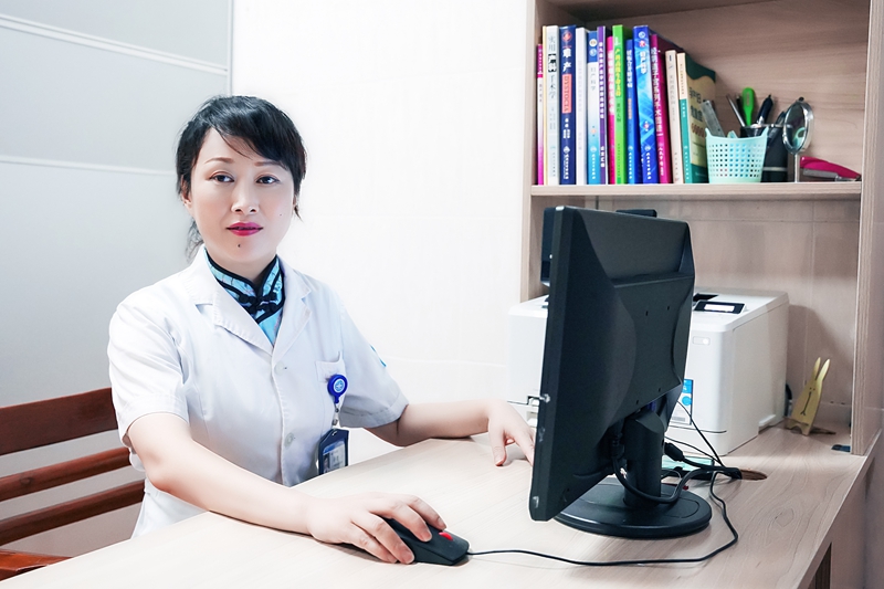 许敏.jpg 许敏.jpg