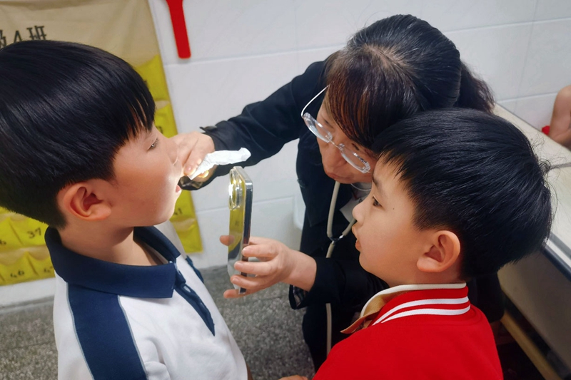 20250422 新生儿科进校园2.jpg 20250422 新生儿科进校园2.jpg