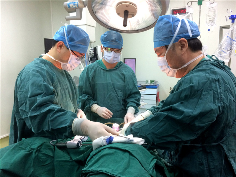 手术照片_副本.jpg 手术照片_副本.jpg