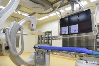 说明: https://stc-new.8531.cn/assets/20210926/1632623641424_614fdc19159bb8687cb878bd.jpeg