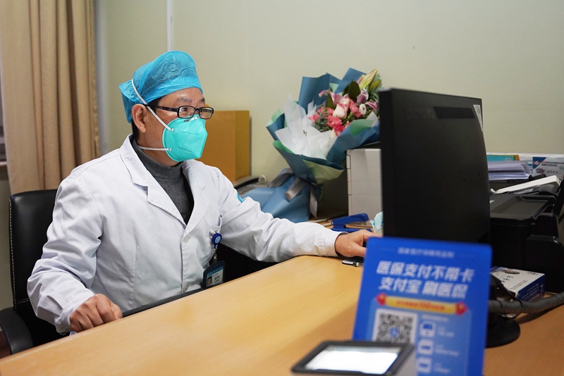 1223 吴友林退休2.jpg