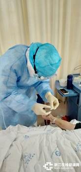 clip_image004.jpg 说明: 陈利在天佑医院4_看图王.jpg