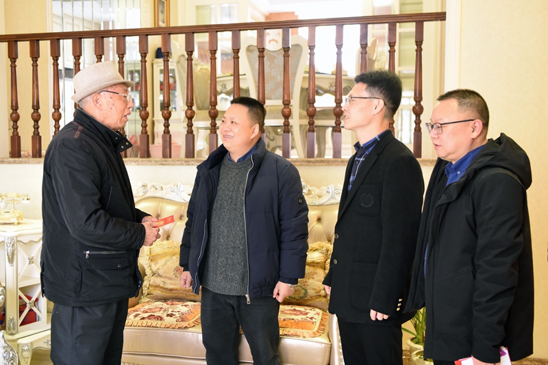 0128 春节慰问1.jpg