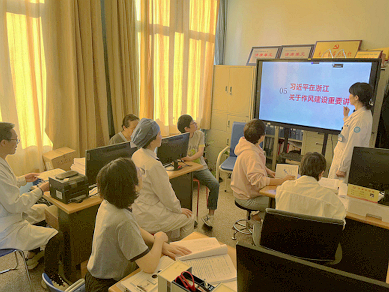 4月主题党日活动照片19_副本.jpg 4月主题党日活动照片19_副本.jpg