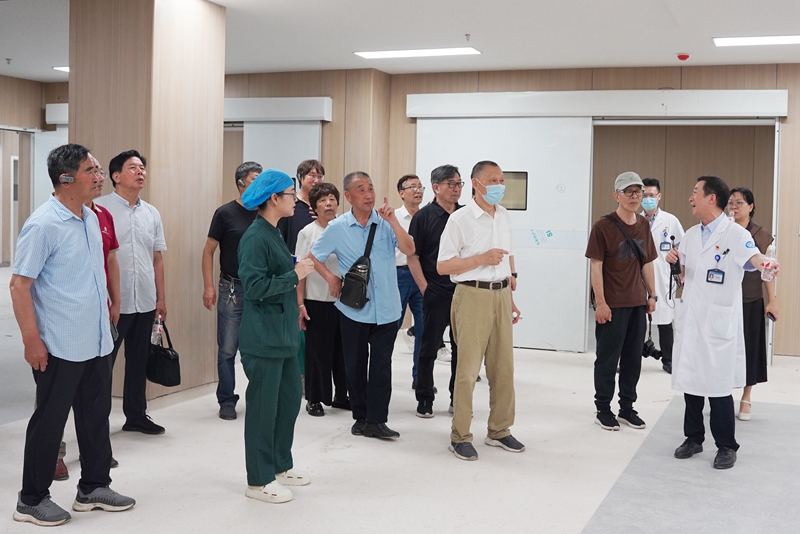 20240628 老干部参观新大楼08.jpg 20240628 老干部参观新大楼08.jpg