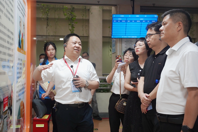 参观考察 1.jpg 参观考察 1.jpg